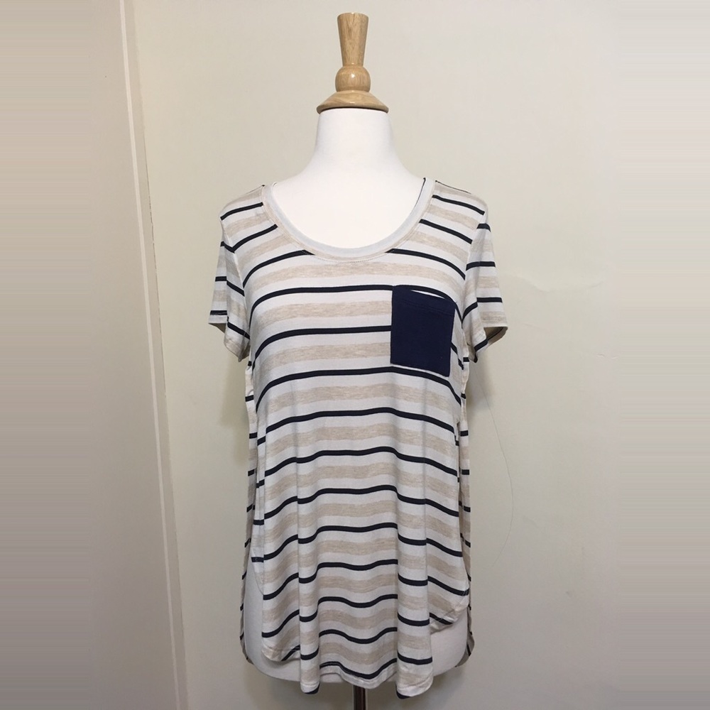 Striped High Low Dolphin Hem Top - Picture 3 of 5